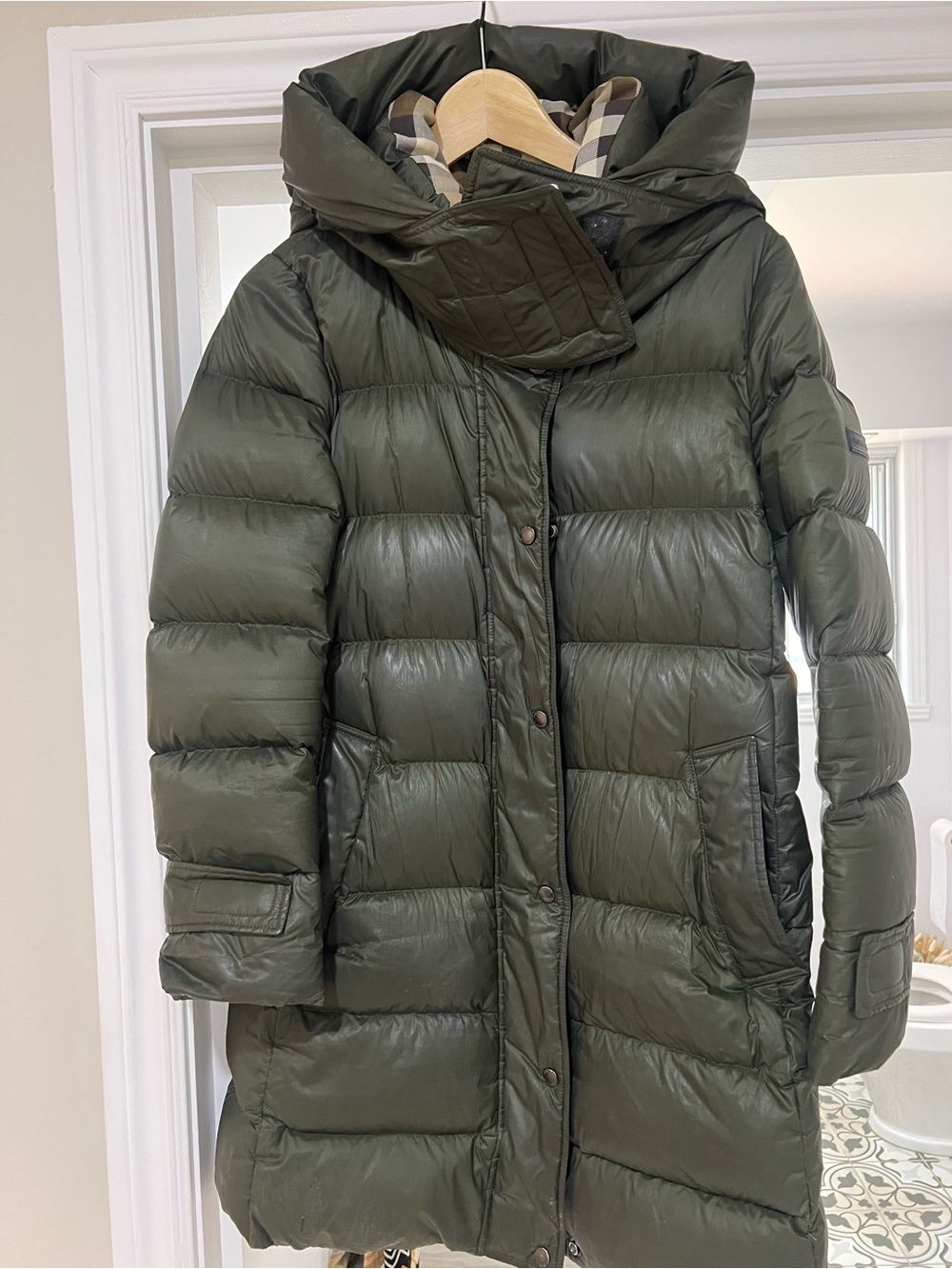 Burberry Olive Green Quilted Puffer Coat - Picture 4 of 11